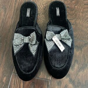 VICTORIA'S SECRET Rhinestone Velvet Bow Sildes Slippers Black Large NEW